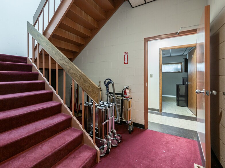 More Photos Of 60 Phifer St, Asheville Medical For Sale