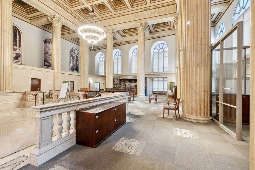 More Photos Of 812 Gravier St, New Orleans Apartments For Lease