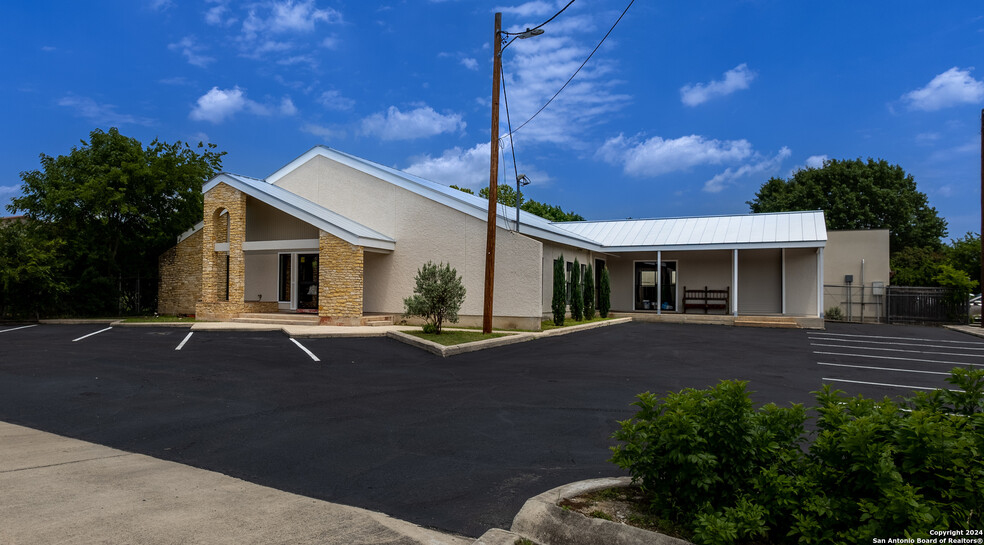 Primary Photo Of 13622 NW Military Hwy, Shavano Park Medical For Sale