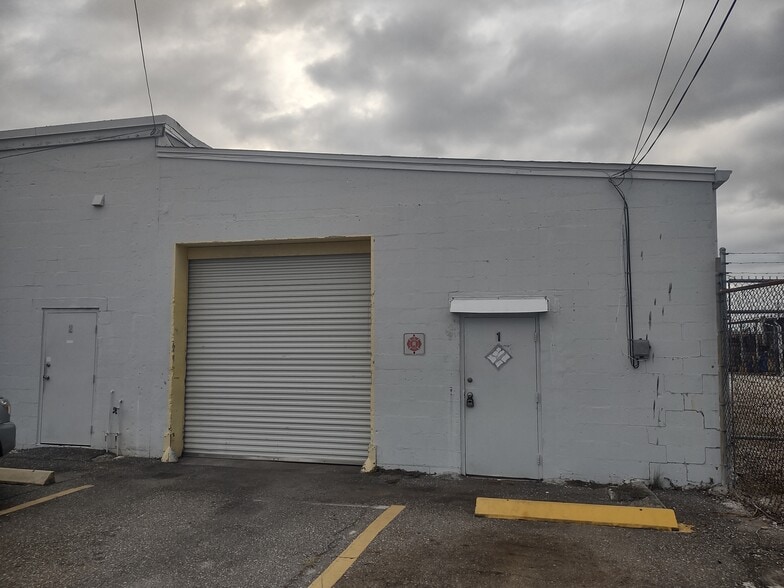 More Photos Of 2700 23rd St N, Saint Petersburg Warehouse For Lease