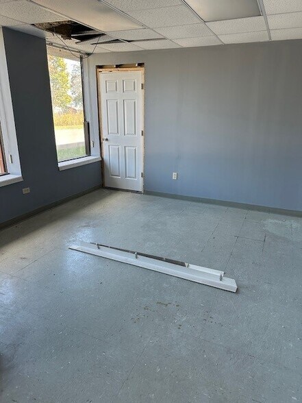 More Photos Of 347-374 Lang Blvd, Buffalo Light Distribution For Lease