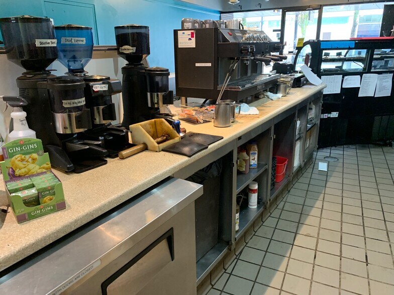 More Photos Of 218-224 State St, Madison Storefront Retail Office For Lease