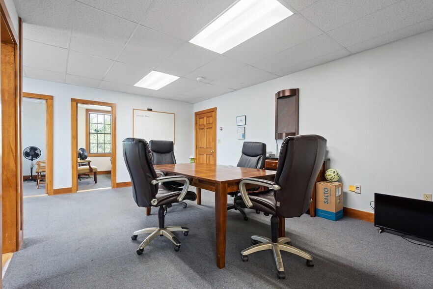 More Photos Of 41 Liberty Hill Rd, Henniker Medical For Sale