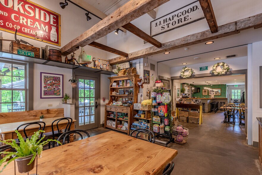 More Photos Of 305 Main St, Peru Restaurant For Sale