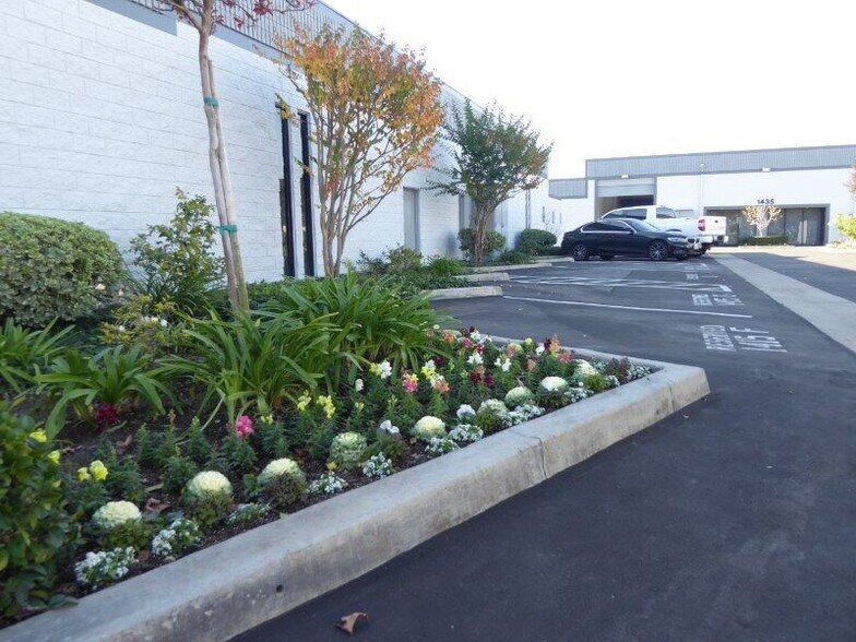 More Photos Of 1415-1441 Gardena Ave, Glendale Warehouse For Lease