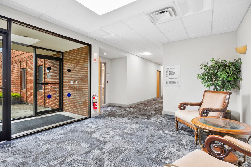 More Photos Of 930 Albany Shaker Rd, Latham Medical For Lease