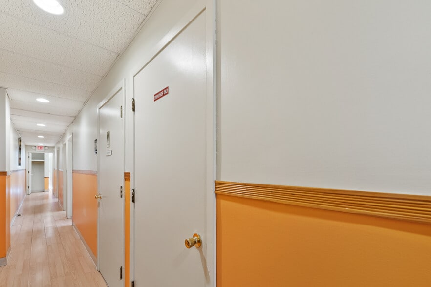 More Photos Of 2319 Vinton St, Omaha Office Residential For Sale