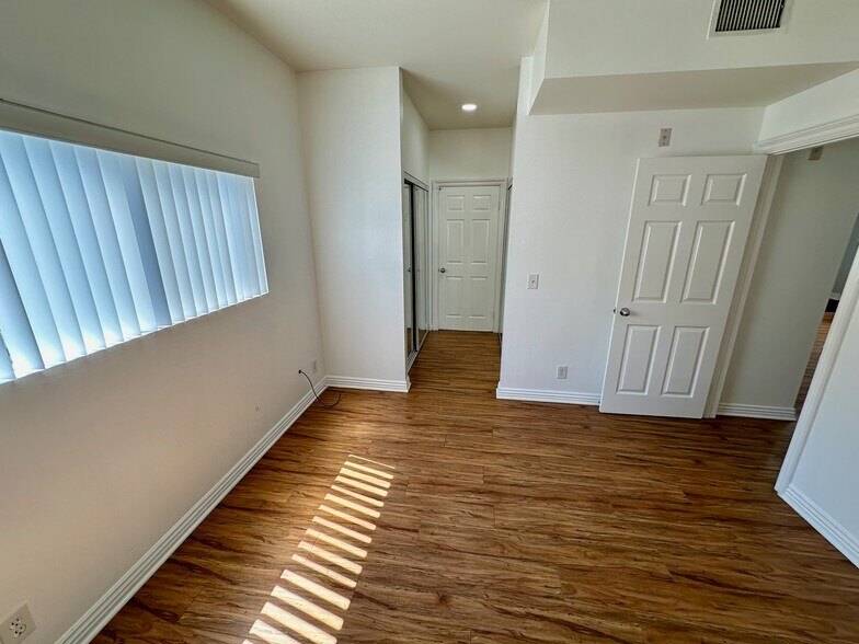 More Photos Of 13028 Valleyheart Dr, Studio City Apartments For Sale