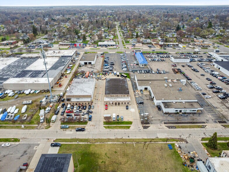 More Photos Of 32639-32645 Industrial Rd, Garden City Warehouse For Sale