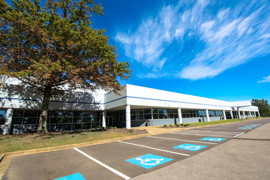 Primary Photo Of 4650 E Shelby Dr, Memphis Distribution For Lease
