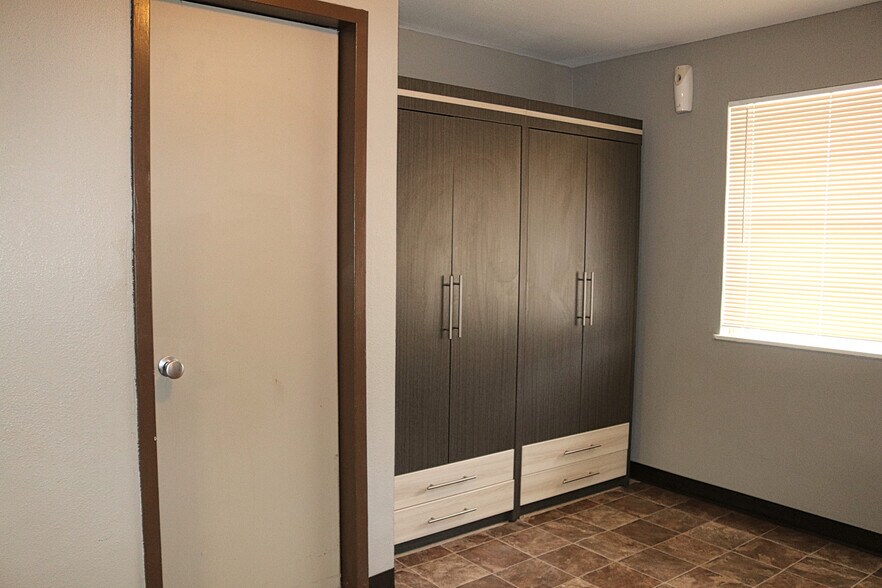 More Photos Of 202 W 3rd St, Hale Center Skilled Nursing Facility For Sale