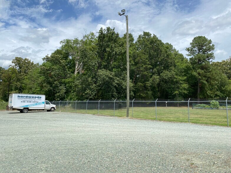 More Photos Of 6909 Burlington Rd, Whitsett Freestanding For Lease