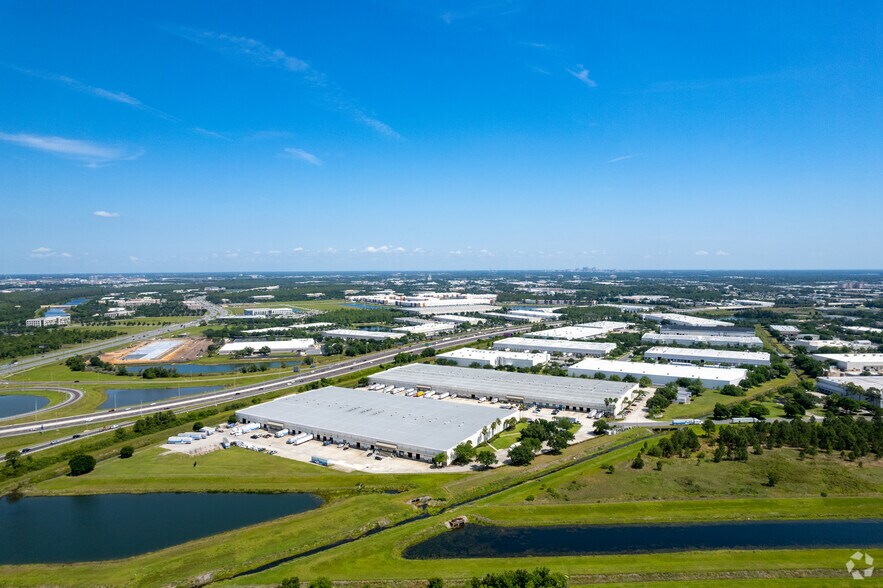 More Photos Of 2507 Investors Row, Orlando Distribution For Lease