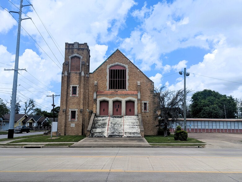 More Photos Of 1180 Washington Blvd, Beaumont Religious Facility For Sale