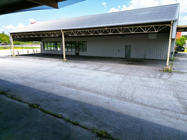 More Photos Of 17601 State Highway 155 S, Flint Warehouse For Sale