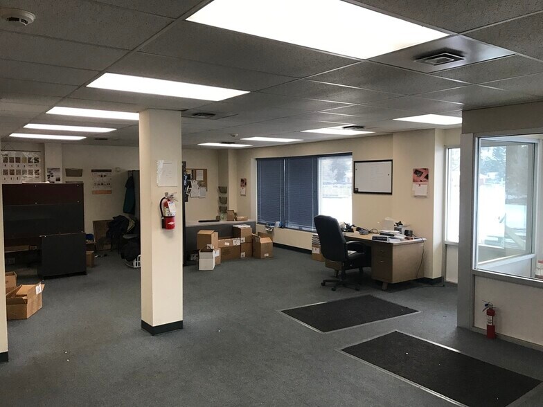 More Photos Of 2014 W 6th Ct, Spokane Warehouse For Lease