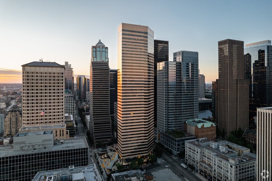 More Photos Of 999 3rd Ave, Seattle Office For Lease