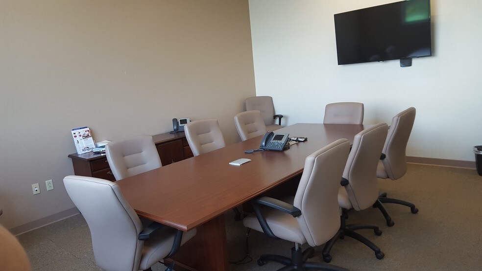 More Photos Of 520-574 Cabela Dr, Triadelphia Unknown For Lease