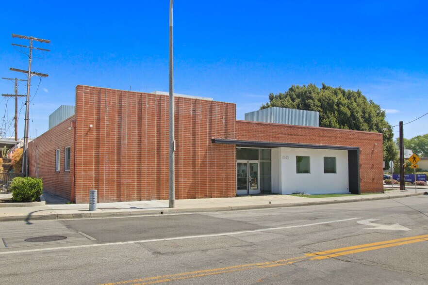 More Photos Of 3940 Higuera St, Culver City Showroom For Sale