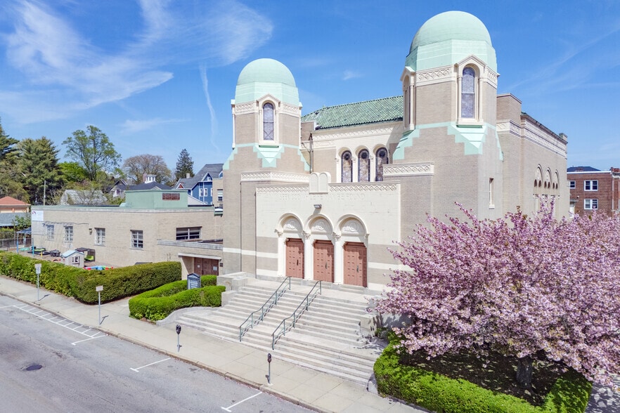 Primary Photo Of 385 High St, Fall River Specialty For Lease