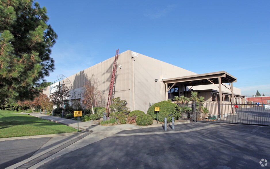 Primary Photo Of 8966 Mason Ave, Chatsworth Manufacturing For Lease