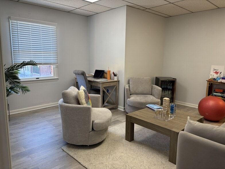 More Photos Of 39-51 Pine St, New Canaan Medical For Sale