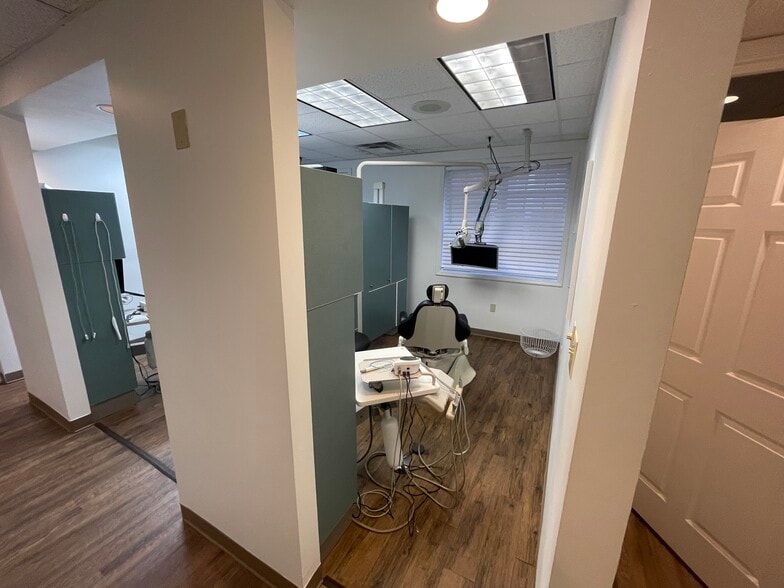 More Photos Of 3535 Roswell Rd NW, Marietta Office For Sale