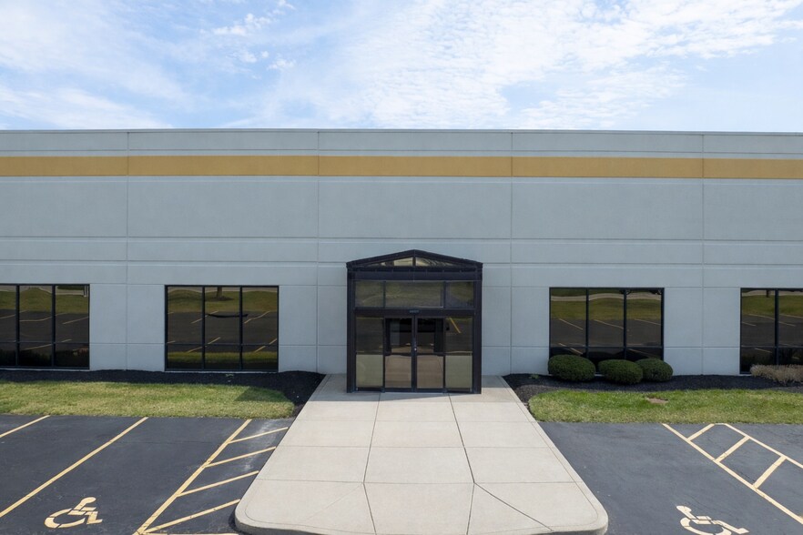 More Photos Of 8816-8840 Beckett Rd, West Chester Warehouse For Lease