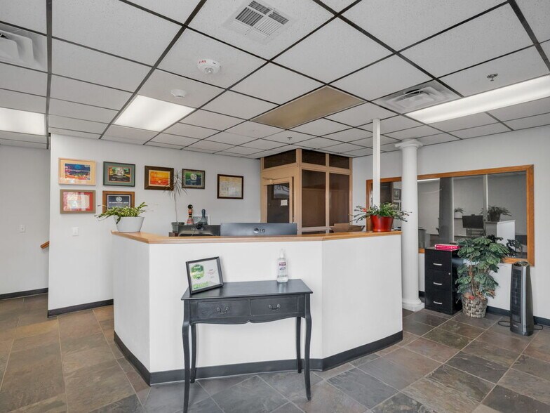 More Photos Of 2290 E Route 66, Flagstaff Office For Sale