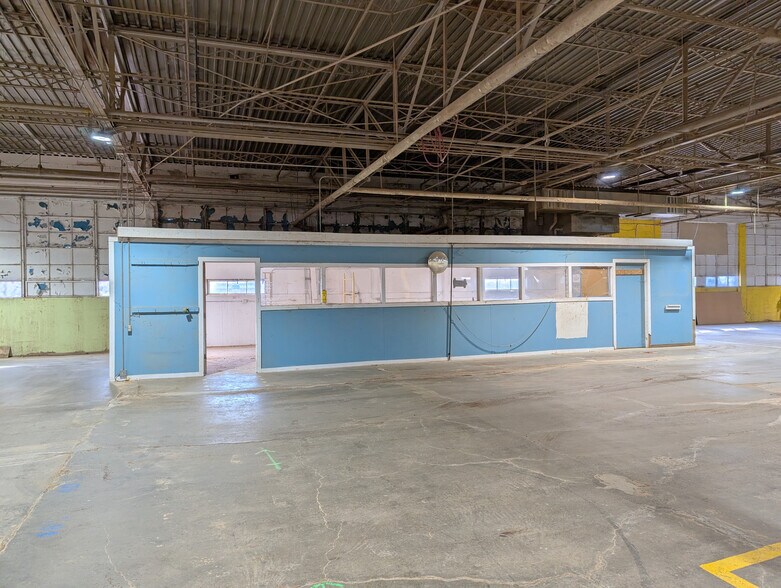 More Photos Of 200 N Galveston St, Cherryvale Industrial For Sale