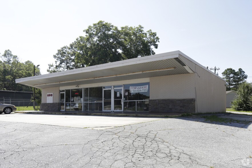 Primary Photo Of 200 Willard Rd, Clinton Storefront For Sale