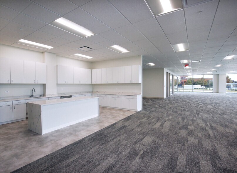 More Photos Of 8560 Belleview Dr, Plano Unknown For Lease