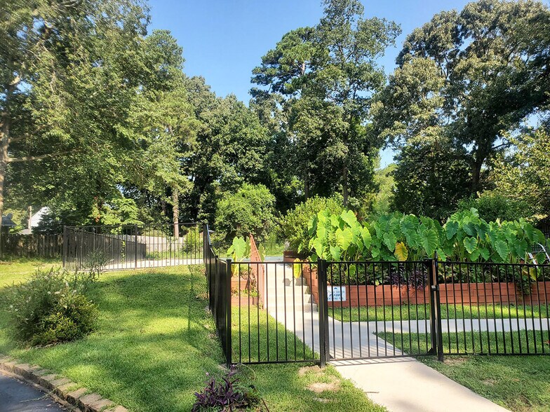 More Photos Of 2109 Elvira St, Fayetteville Apartments For Sale