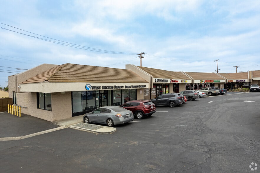 More Photos Of 11236-11270 Whittier Blvd, Los Angeles Unknown For Lease