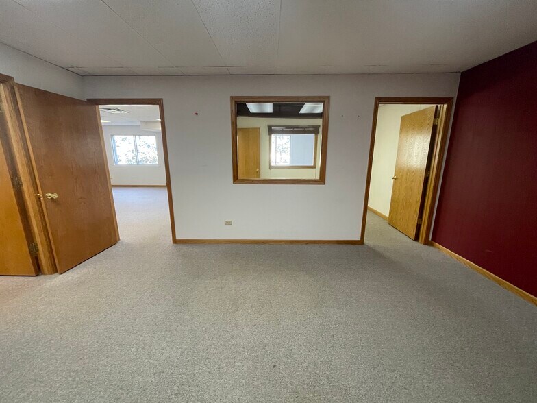 More Photos Of 6420 W 127th St, Palos Heights Office For Lease