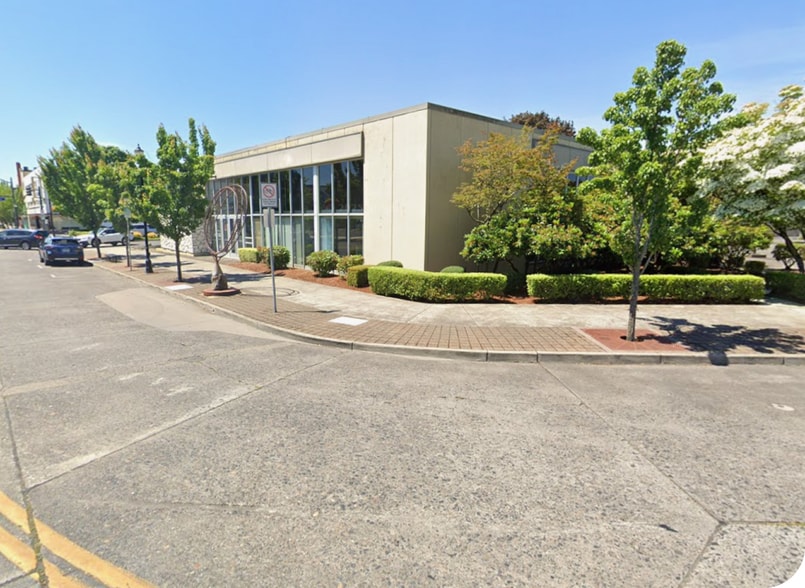 More Photos Of 1515 Commerce Ave, Longview Bank For Sale