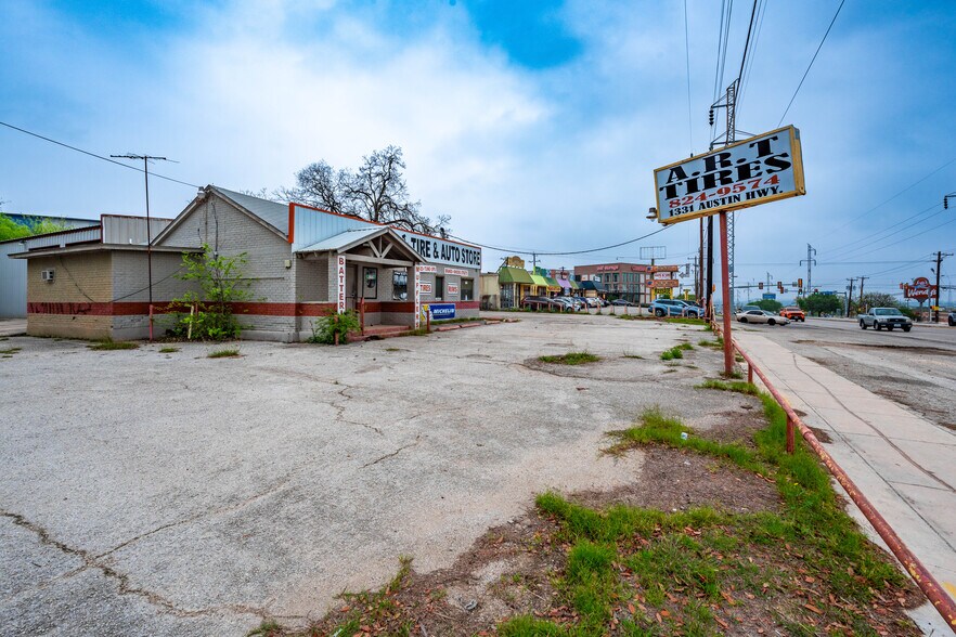 More Photos Of 1331 Austin Hwy, San Antonio Auto Repair For Sale