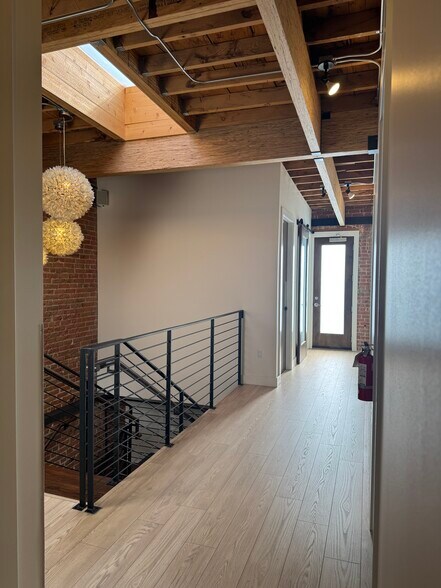 More Photos Of 486 S Broadway, Denver Storefront For Lease