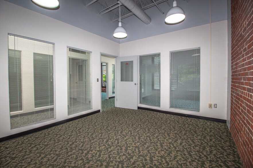 More Photos Of 50 Clay St, Morgantown Office Residential For Lease