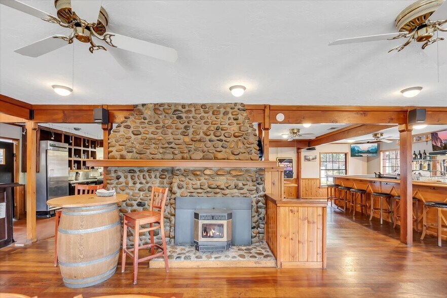 More Photos Of 1051 Hwy 4, Arnold General Retail For Sale