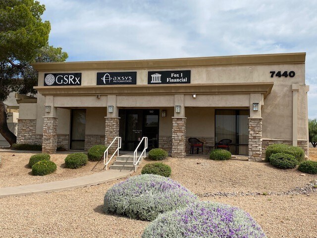 More Photos Of 7440 E Karen Dr, Scottsdale Service For Lease