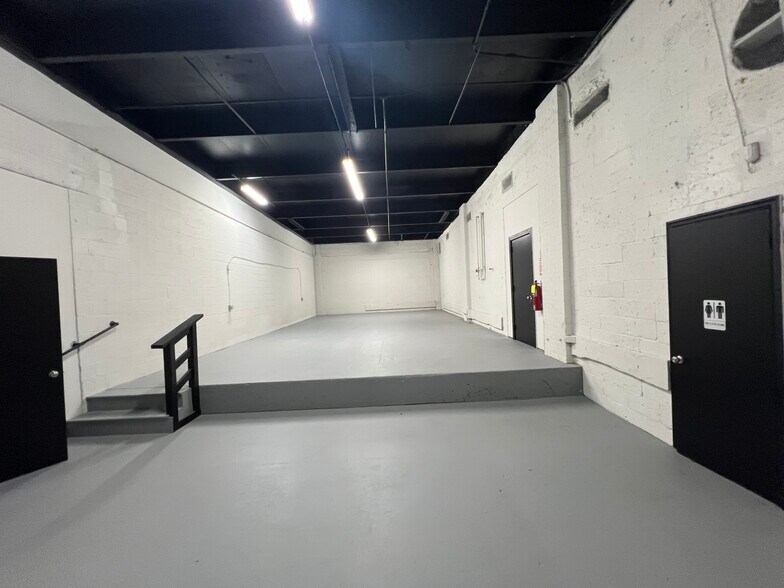 More Photos Of 2810 W Saratoga St, Baltimore Warehouse For Sale