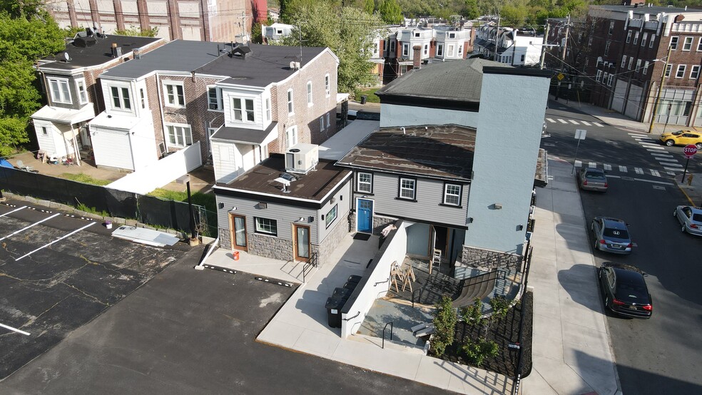 More Photos Of 2501 N Market St, Wilmington Storefront Retail Residential For Lease