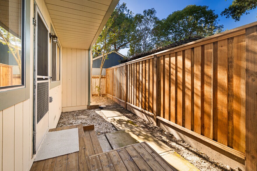More Photos Of 611 Hendley St, Santa Rosa Apartments For Sale