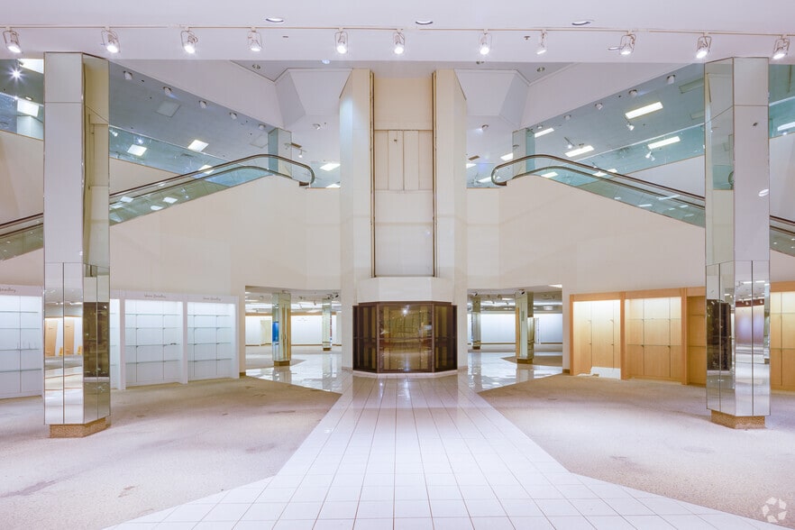 More Photos Of 3340 Mall Loop Dr, Joliet Department Store For Sale