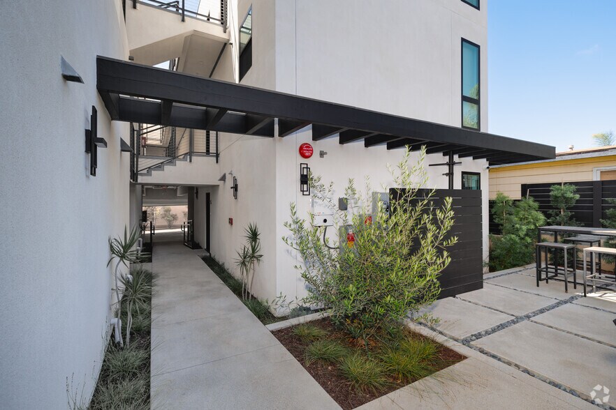 More Photos Of 5727 Lauretta St, San Diego Apartments For Sale