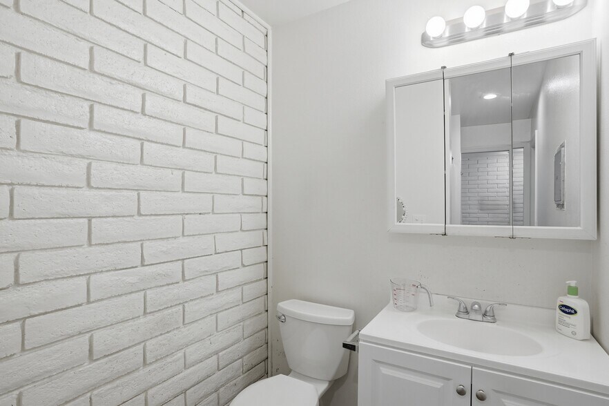 More Photos Of 2141 10th St, Los Osos Drugstore For Sale