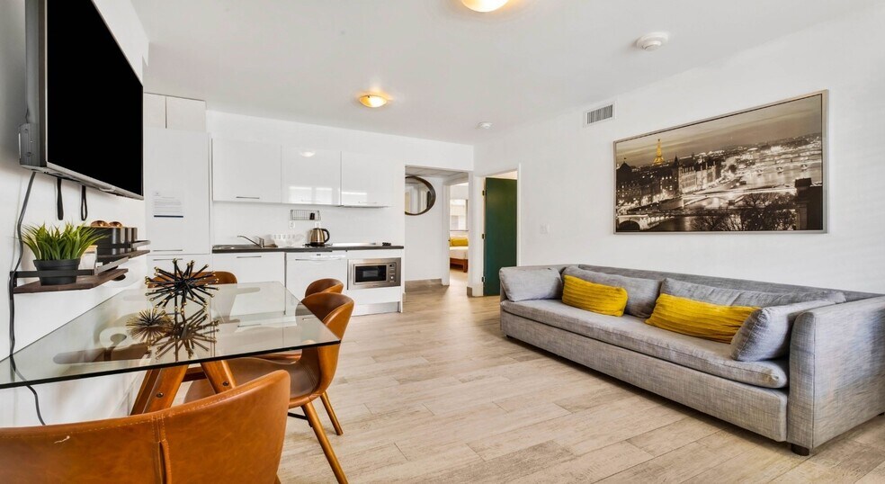 More Photos Of 1321 15th St, Miami Beach Hotel For Sale