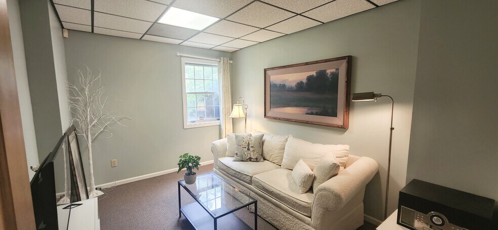 More Photos Of 149 Durham Rd, Madison Medical For Lease