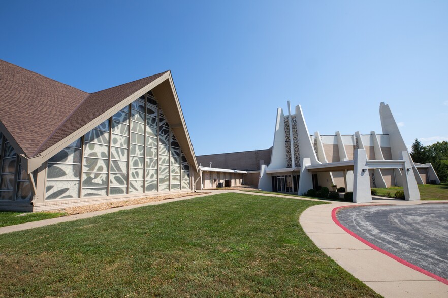 Primary Photo Of 600 NE 46th St, Kansas City Religious Facility For Sale